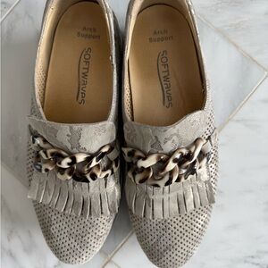 Softwaves size 41 Women's metallic Loafers with Chain Accent